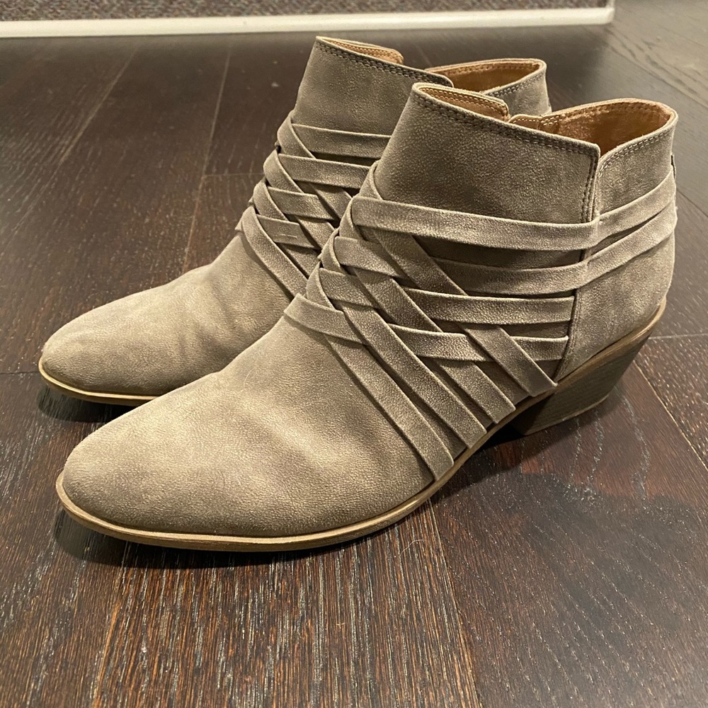 Gray bootie